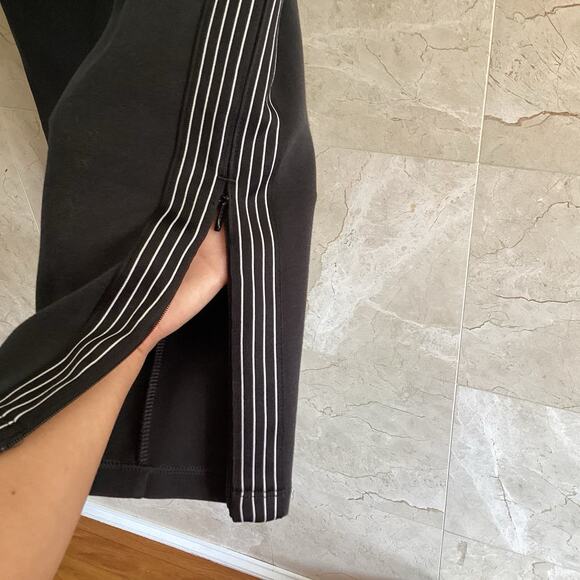 Athleta Matching Set XS/S Soft Black Stripe Fall Athleisure Sporty Travel Outfit - Picture 9 of 12